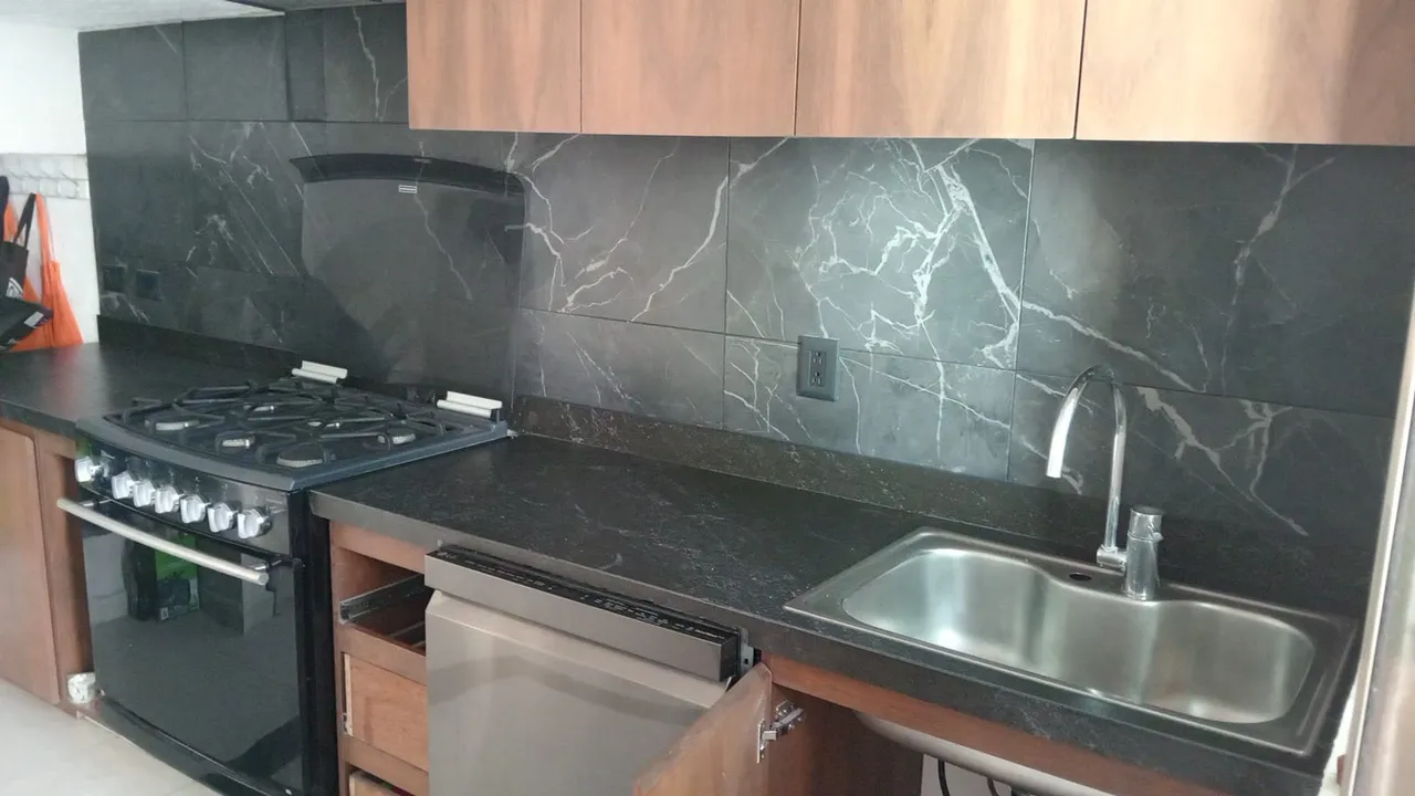Cubierta de cocina en Galaxy Black en Riviera Maya